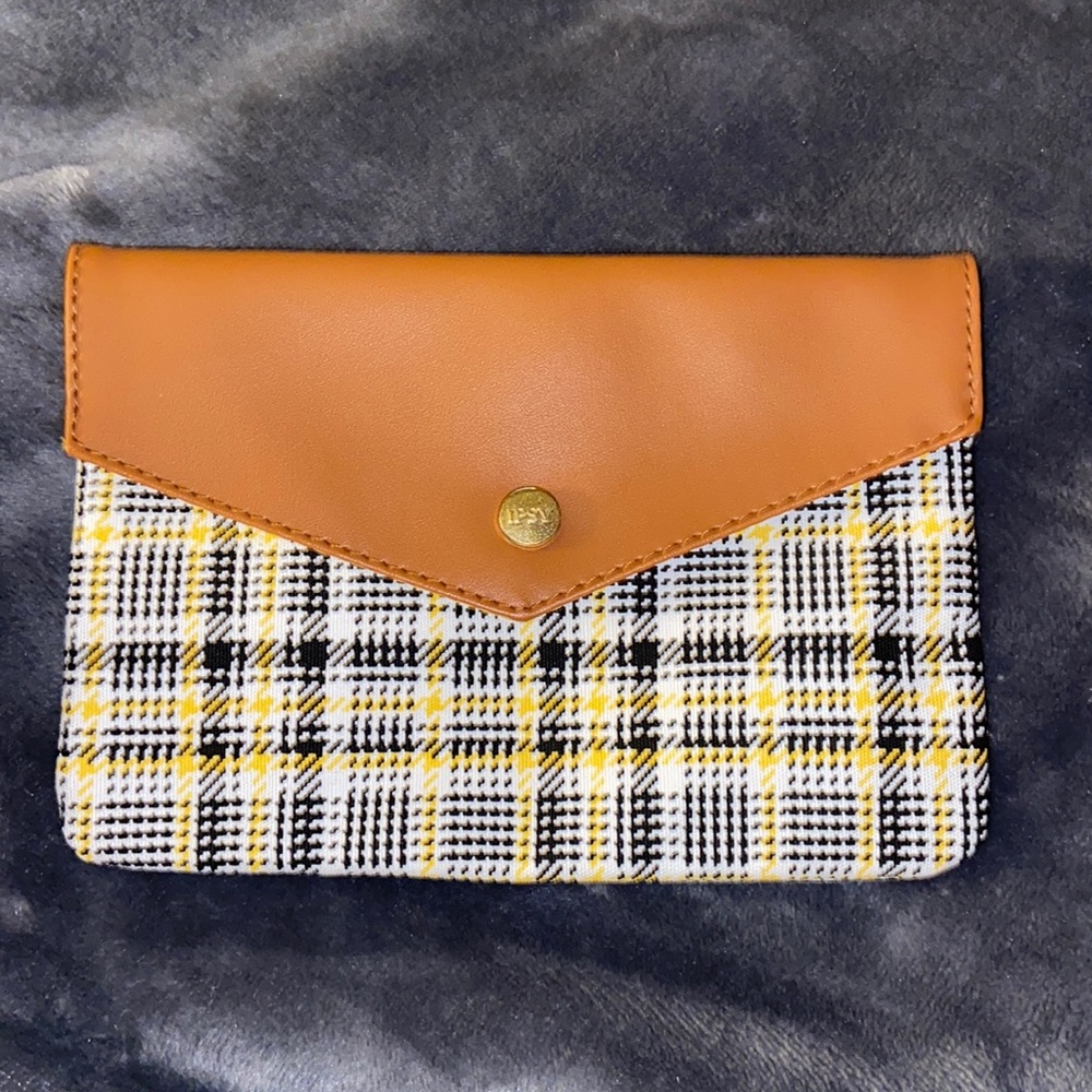 Ipsy make up bag